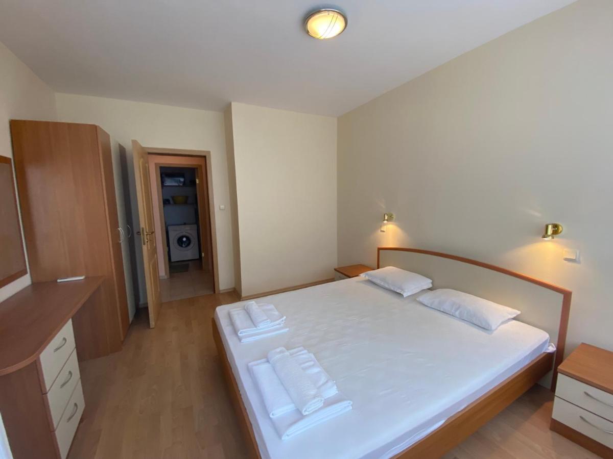 Gt Sunny Fort Apartments Slântsjev Brjag Eksteriør bilde