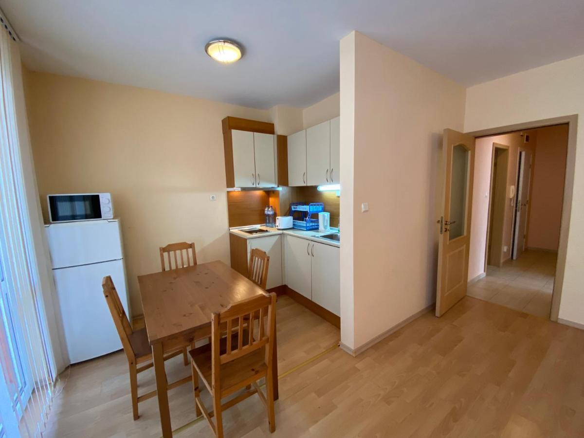 Gt Sunny Fort Apartments Slântsjev Brjag Eksteriør bilde