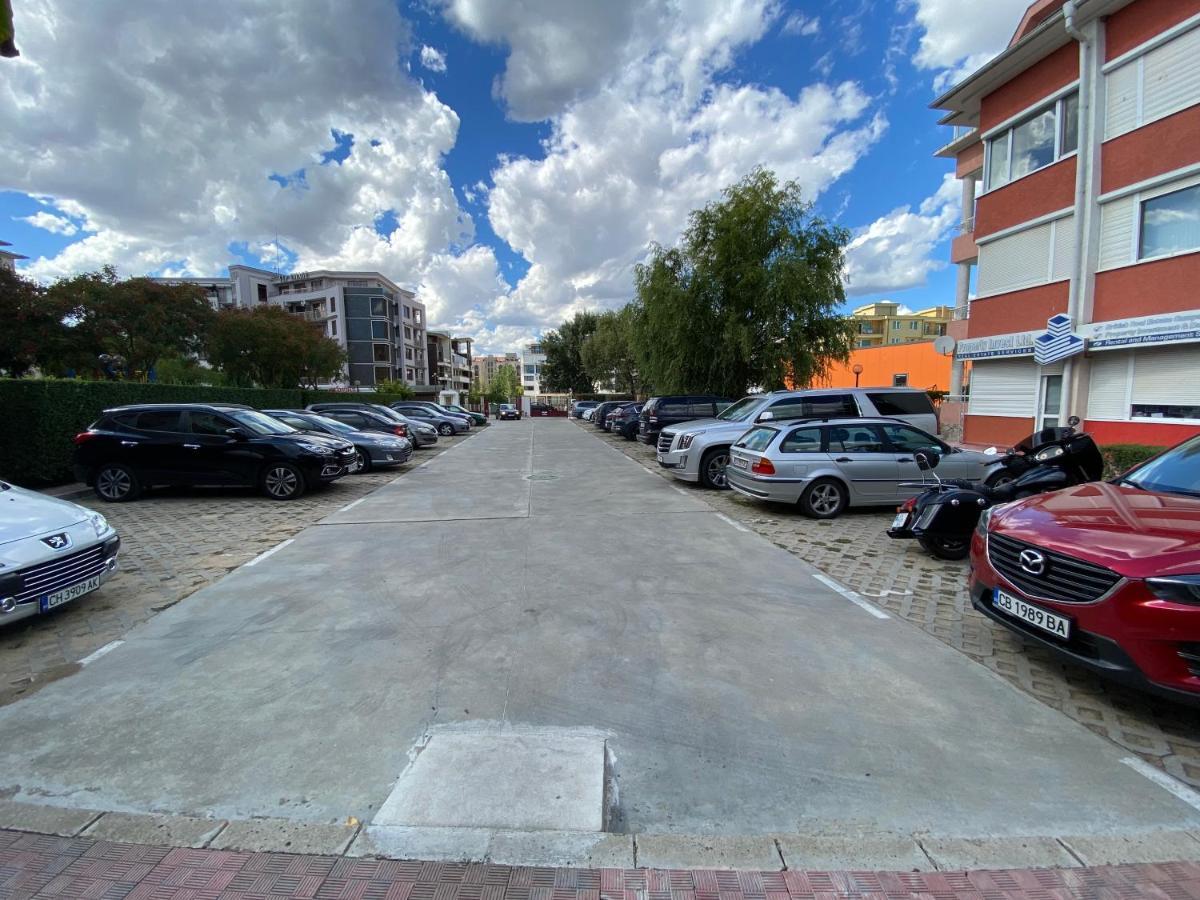 Gt Sunny Fort Apartments Slântsjev Brjag Eksteriør bilde