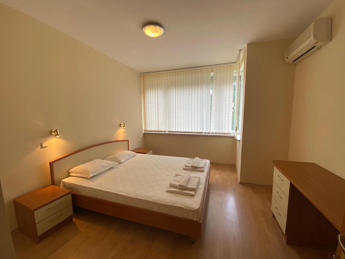 Gt Sunny Fort Apartments Slântsjev Brjag Eksteriør bilde
